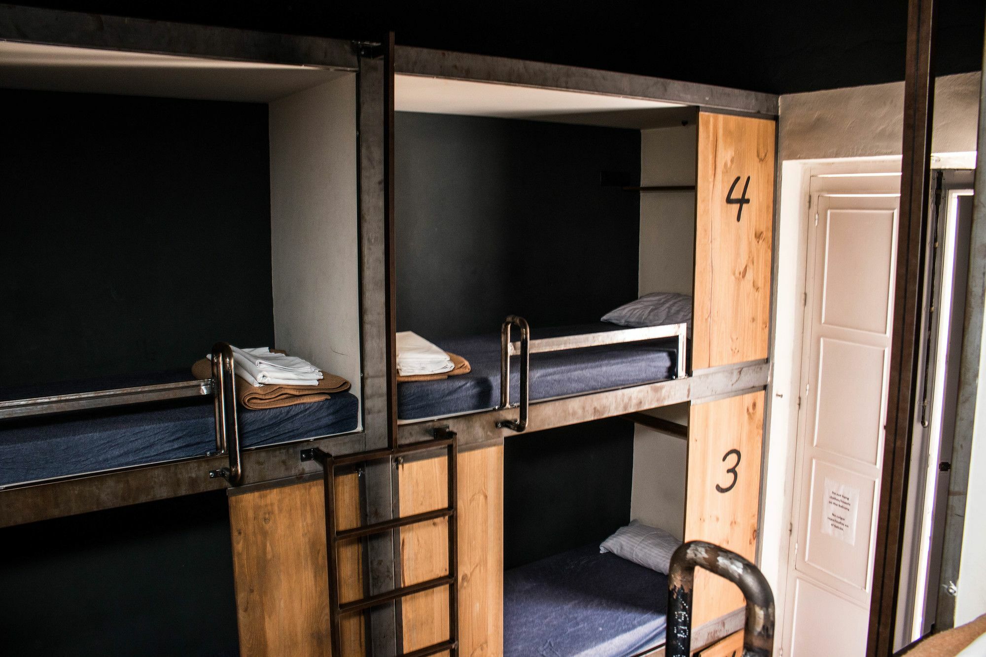 Hostel Black Swan Seville